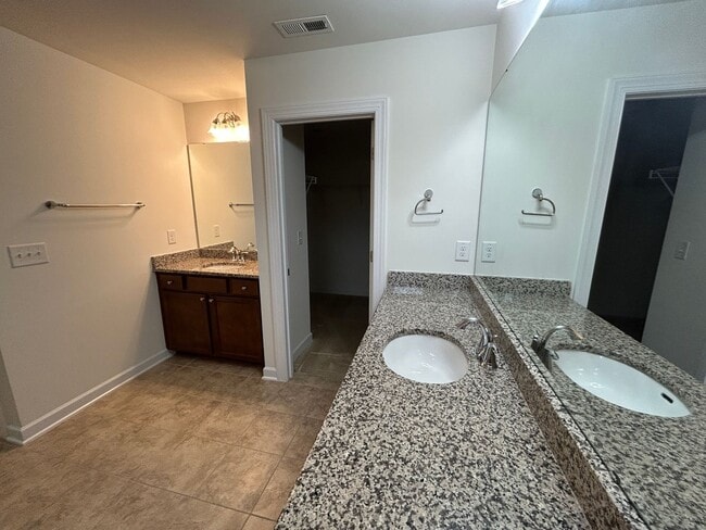 Building Photo - 2914 Macbeth Ln