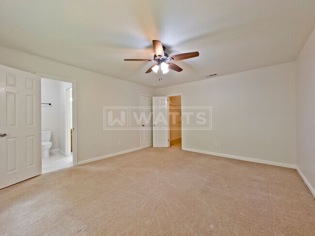 Building Photo - 4 Bedroom, 4.5 Bath Home in Heart of Hoover