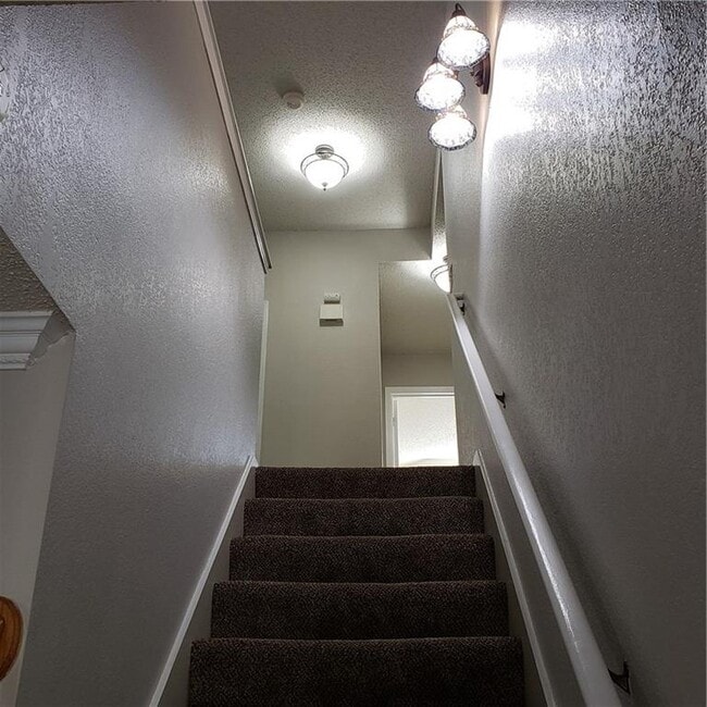 Building Photo - 8440 Fern Bluff Ave