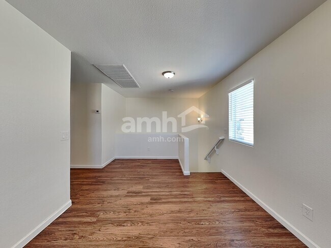 Building Photo - 40600 N Jay Ln