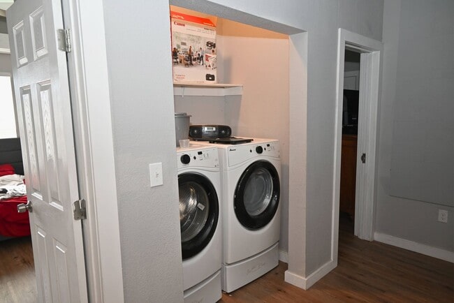 Building Photo - 1908 10th St