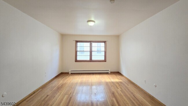 Building Photo - 222 Park Ave