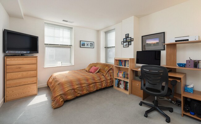 Guest Bedroom - 5330 Pershing Ave