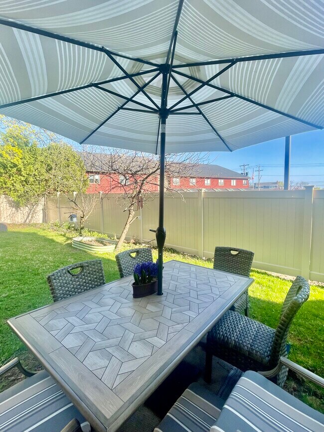 Outdoor Seating - 106 Windham Ave