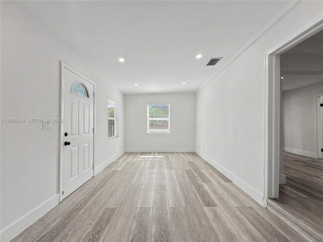 Building Photo - 228 NW 39th St