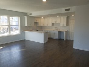 Building Photo - 168 Washington St