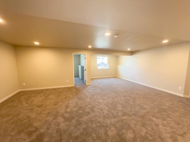 Building Photo - 3542 Lissa Dr