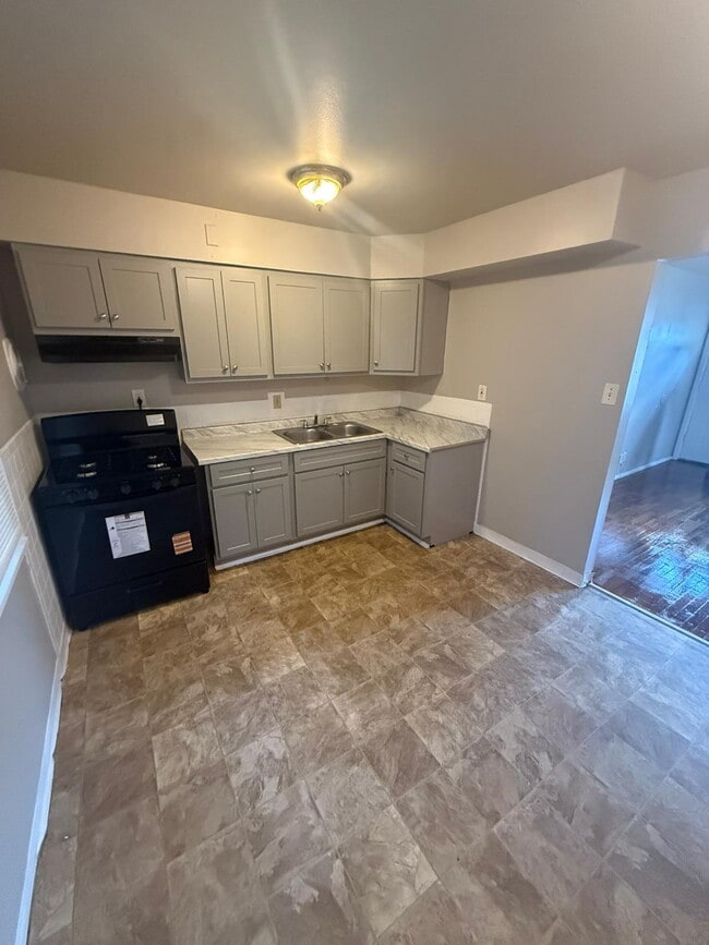 Building Photo - Cozy 3-Bed, 1-Bath Home in St. Louis – Move-In Ready!