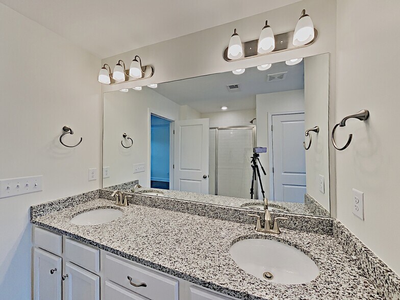 Building Photo - 6248 Bridlewood Ln