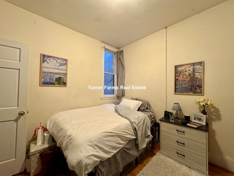 Building Photo - 71 Pontiac St