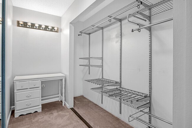 Building Photo - 165 Oddstad Dr