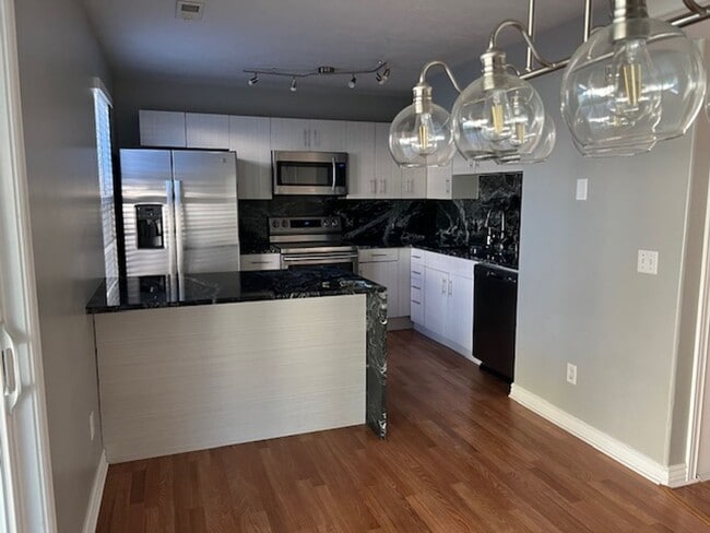 Building Photo - Beautiful Single-Family Home for Rent in Springville!