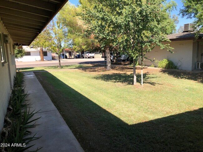 Building Photo - 2103 S Granada Dr