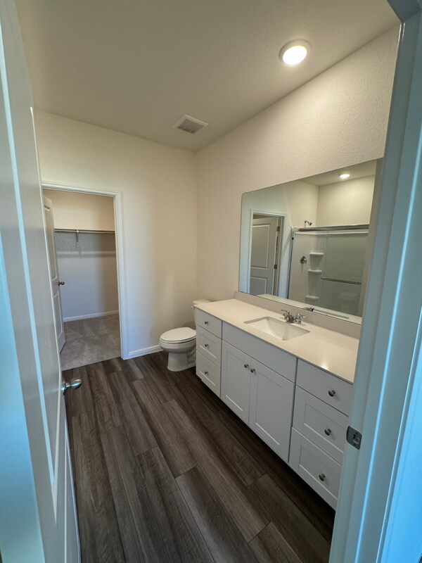 Building Photo - 207 Fox Hvn Rd