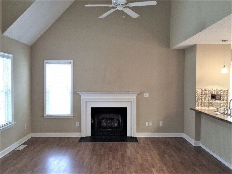 Building Photo - 5420 Springhouse Farm Rd