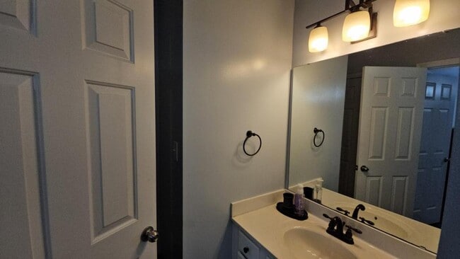 Building Photo - 108 Kimeo Way