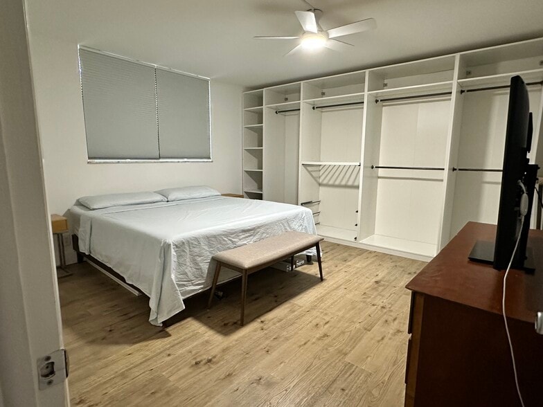 Primary Bedroom - 410 NW 68th Ave