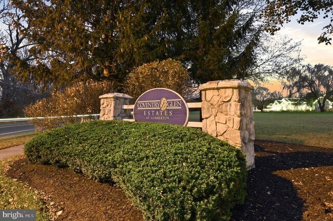 Building Photo - 20 Jasmine Rd