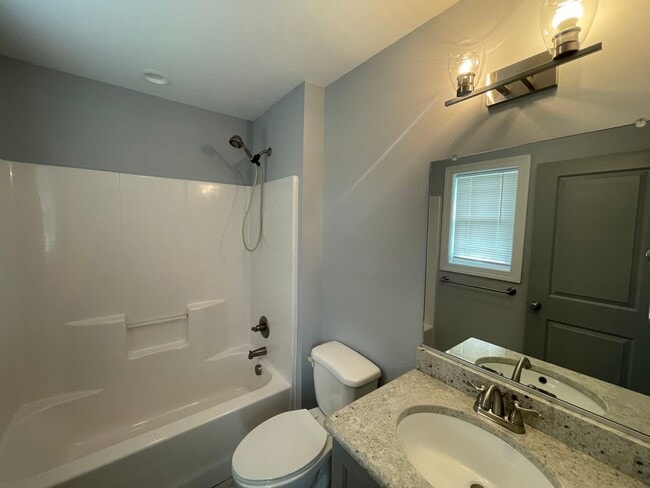 Building Photo - Nice, Newer Duplex Townhouse