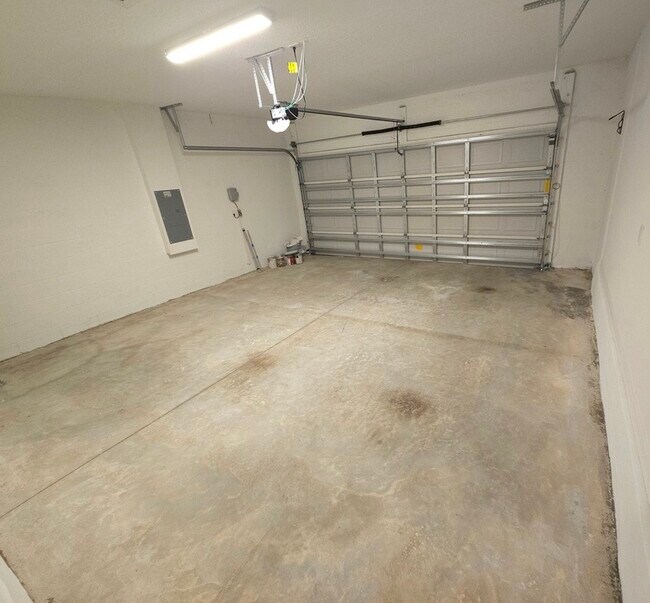Building Photo - 13079 SW 43rd Ave Rd