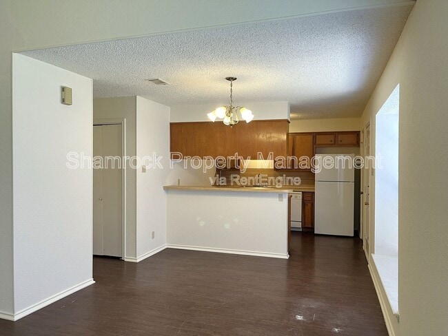 Building Photo - 214 Kettler Dr
