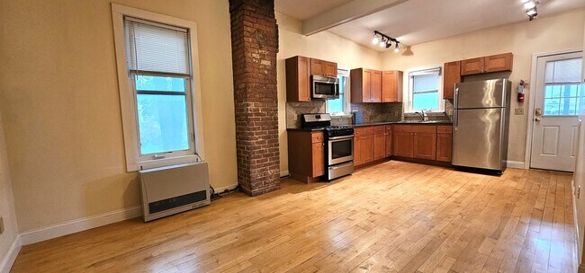 Building Photo - 137 Park St