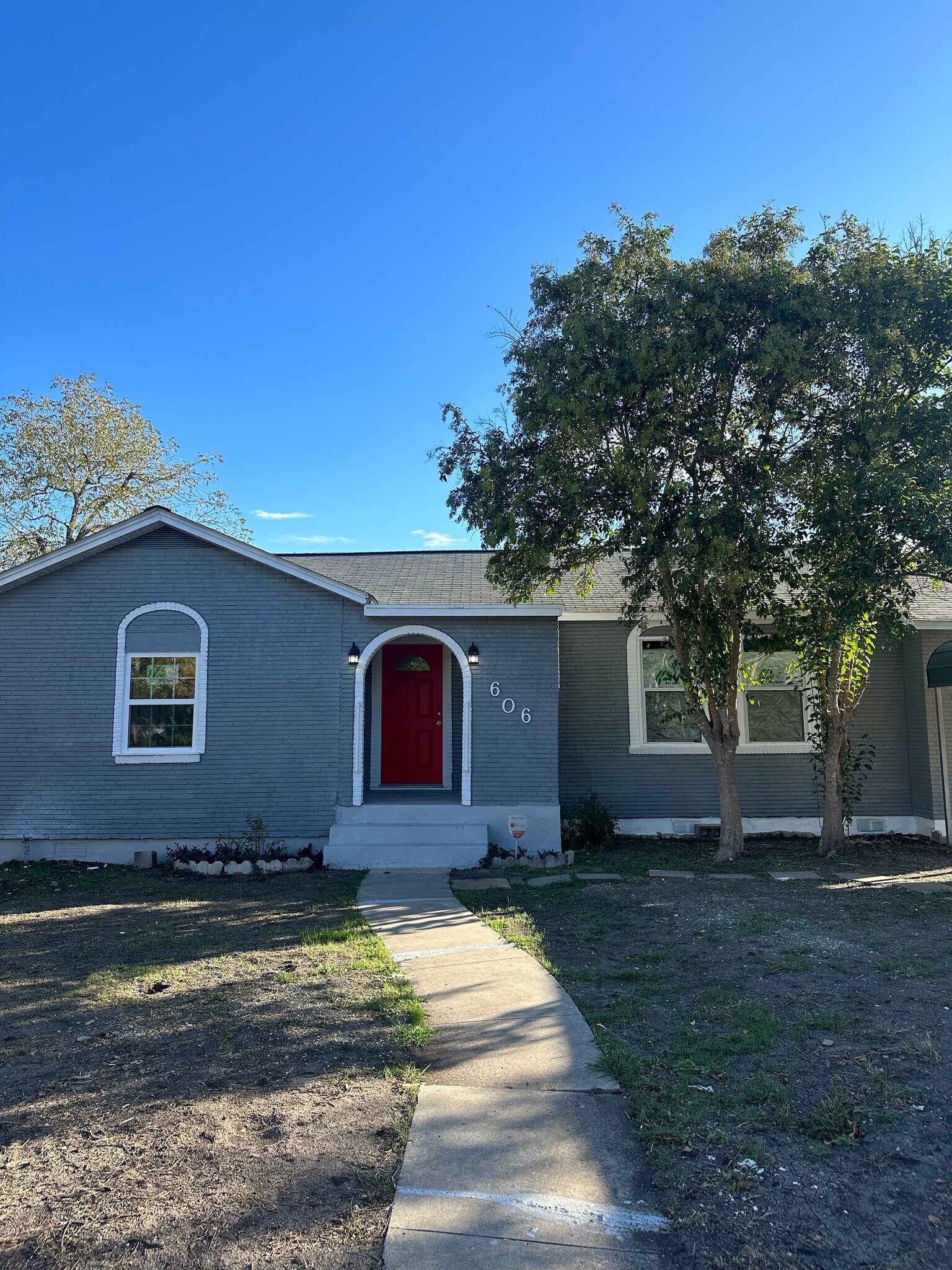 Building Photo - 606 John Page Dr