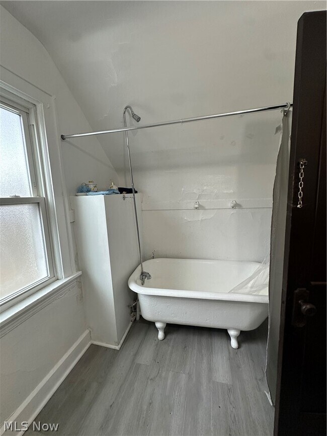 Building Photo - 1286 E 152nd St