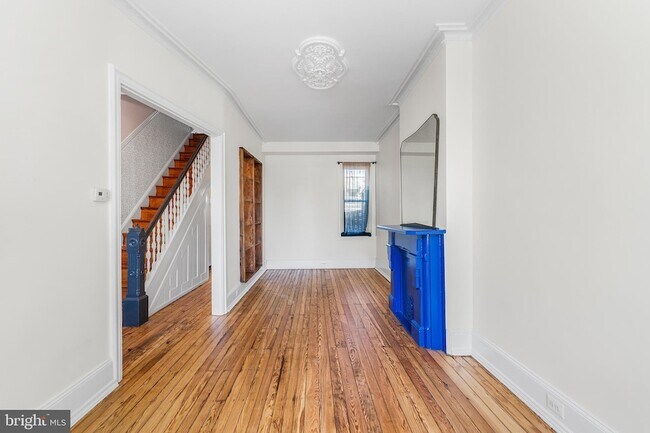 Building Photo - 329 Tasker St