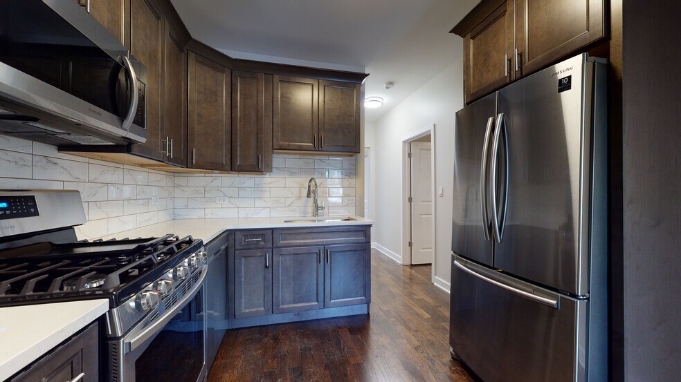 Building Photo - 2038 W Estes Ave
