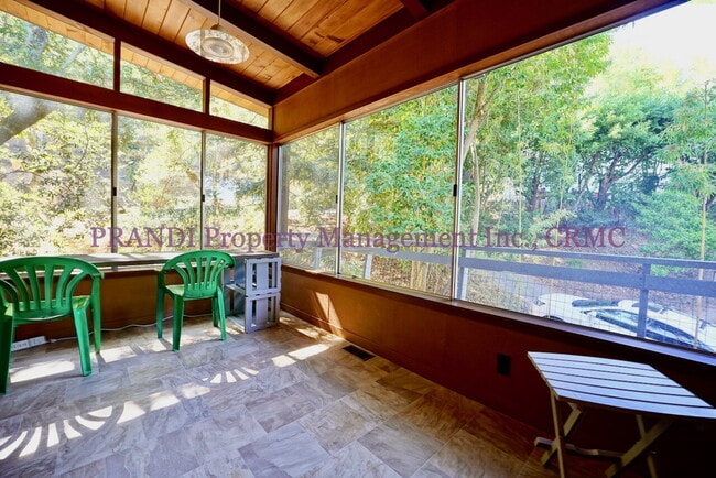 Building Photo - Central San Rafael Hillside Home on Corner...