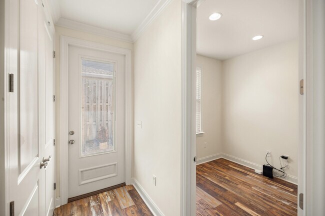 Building Photo - 35 Hatton Ct