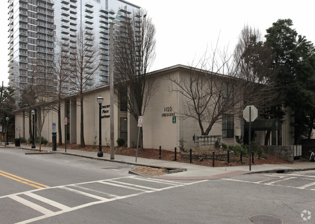 Primary Photo - Crescent Place Apartments