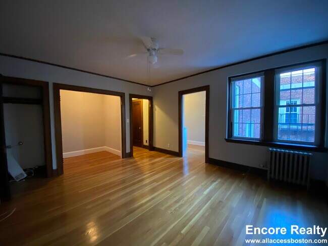 Primary Photo - 110 College Ave