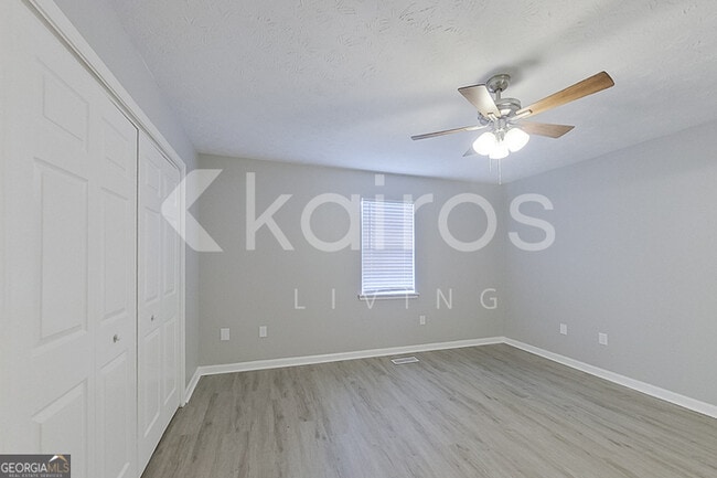 Building Photo - 160 Deer Pkwy