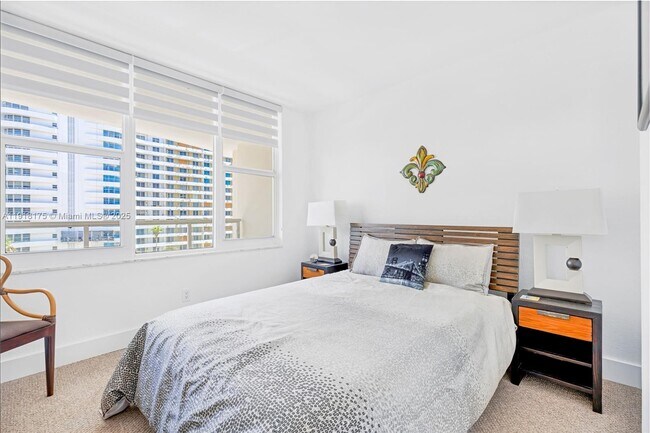 Building Photo - 5600 Collins Ave