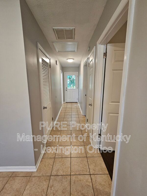 Building Photo - 2268 Winterberry Dr