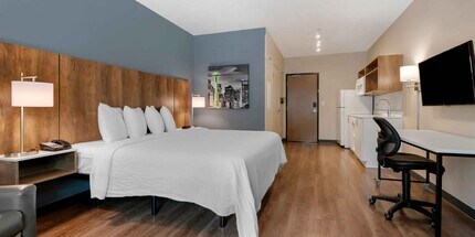 Building Photo - Furnished Studio-San Marcos