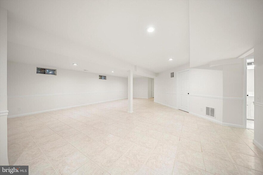 Building Photo - 12399 Brown Fox Way
