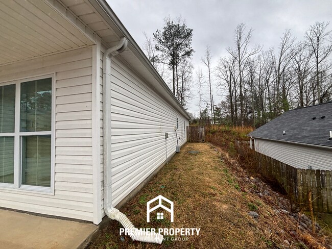 Building Photo - Charming 3BR Home with Vaulted Ceilings, Stainless Steel Kitchen & Fenced Yard in Odenville