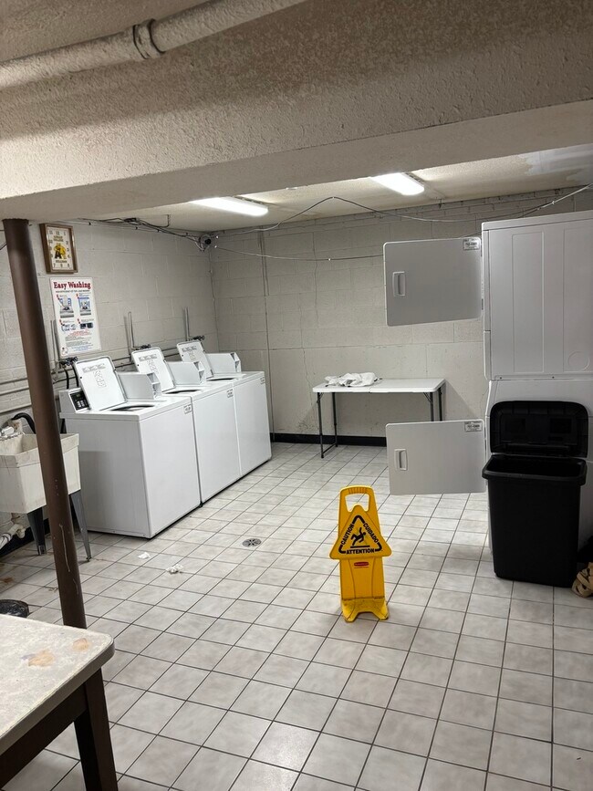 Building Photo - 787 Wilson Ave