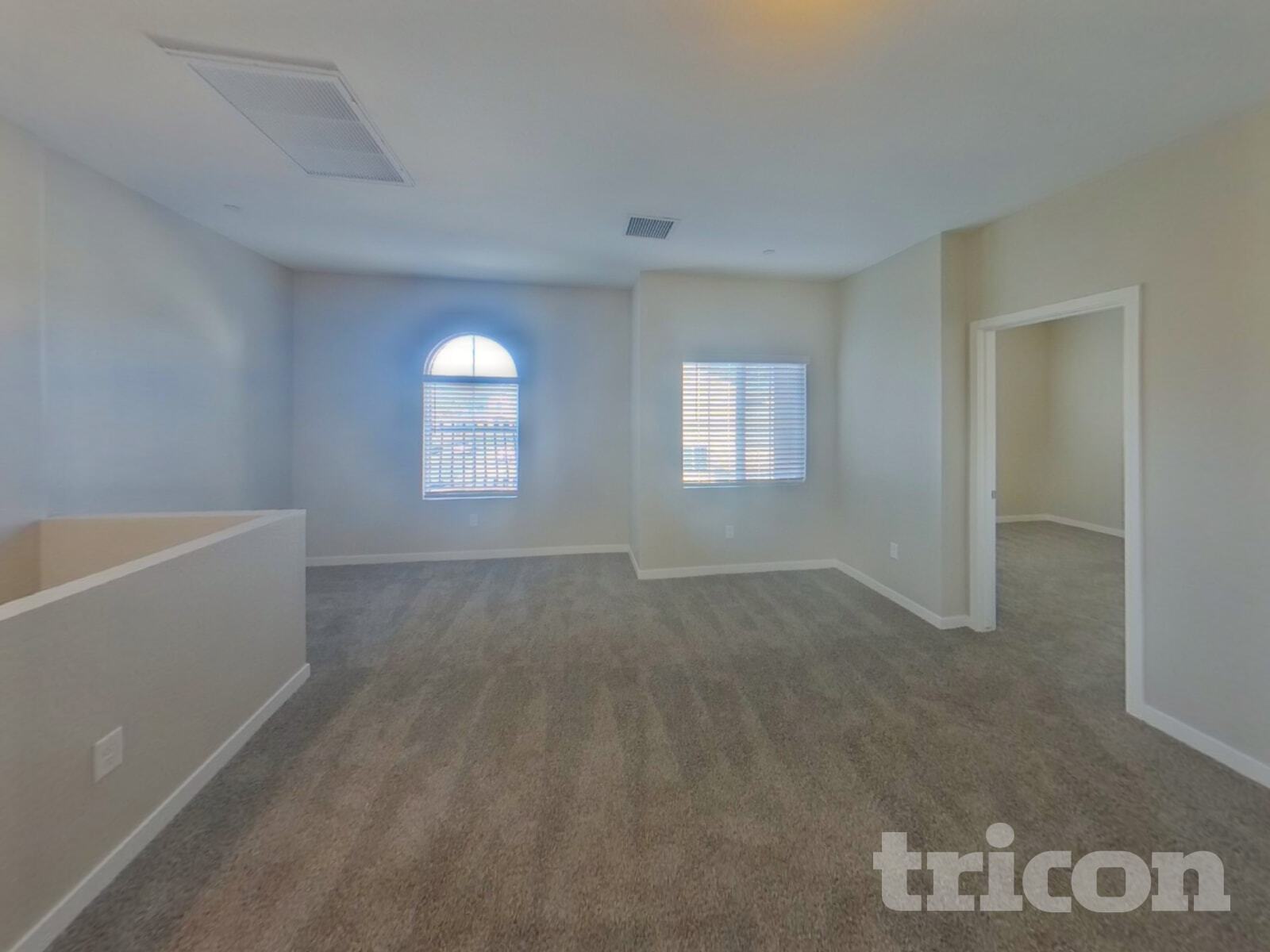 Building Photo - 1330 N Parkcrest