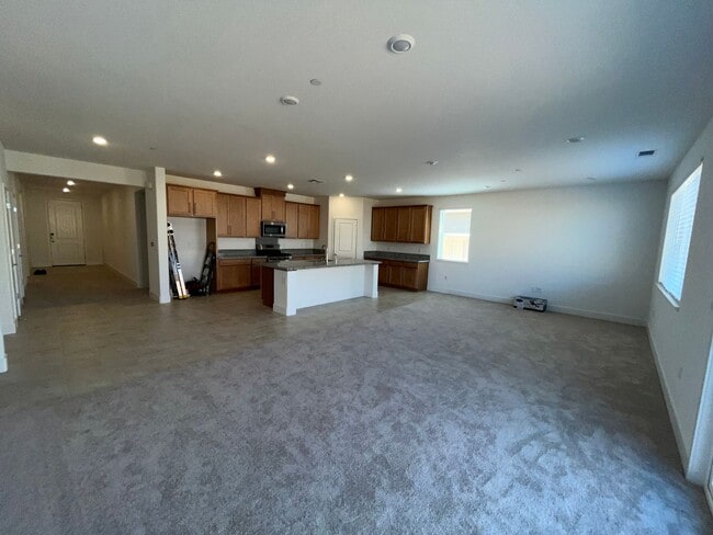 Building Photo - 4 BR, 2.5 Ba, 2262SF, Single Story, Solar ...