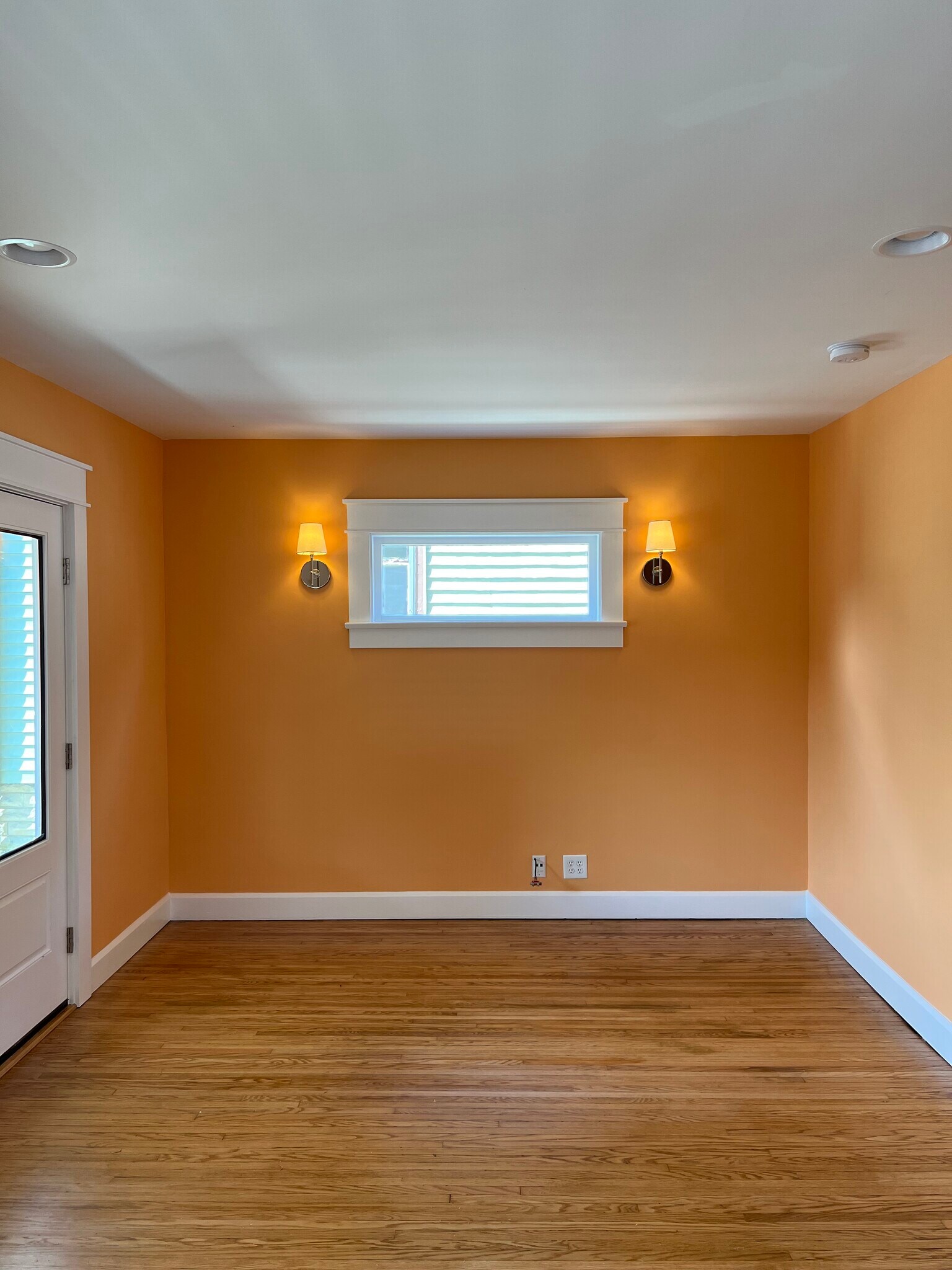 Building Photo - 549 S Lincoln St