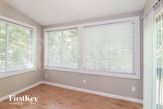 Building Photo - 2066 Arbor Forest Drive Southwest