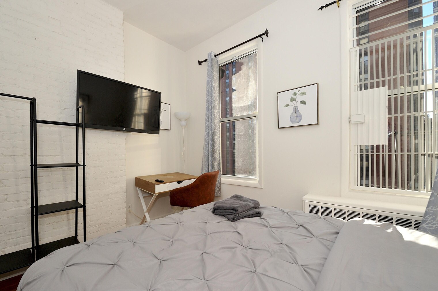 Building Photo - 7 E 91st St