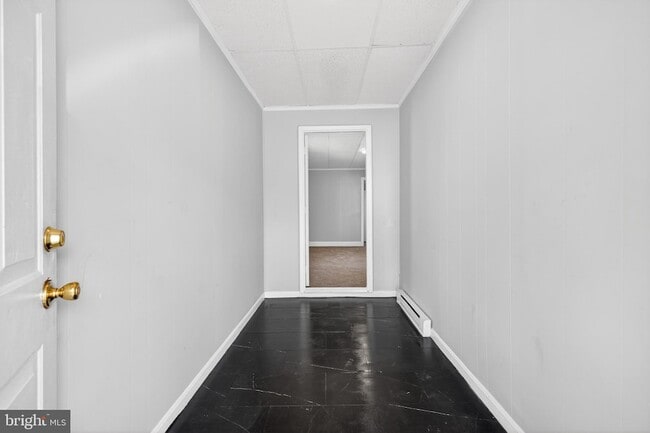 Building Photo - 214 W Division St