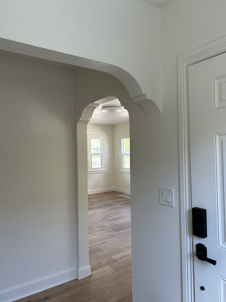 Building Photo - 2425 Van Buren Ave