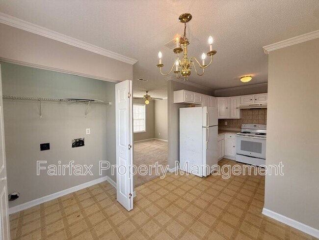 Building Photo - 2508 Lilymount Dr