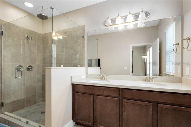 Building Photo - 1412 Lobelia Dr